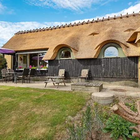 Edithe - 250m From The Sea By Interhome *